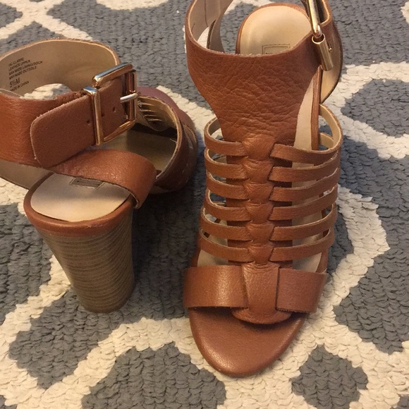 Heels - Picture 2 of 3